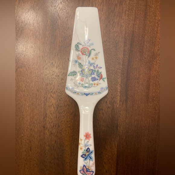 Andrea by Sadek Made in Japan Porcelain Pie Server Flower Pattern - Picture 1 of 4